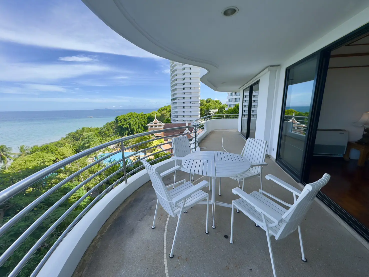Royal Cliff Tower 3 Bedroom for rent