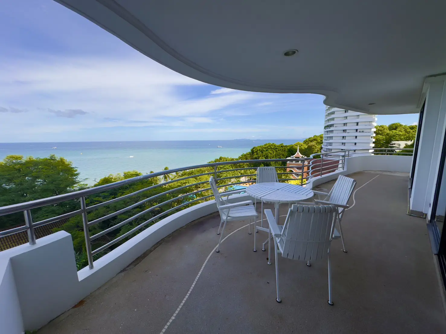 Royal Cliff Tower 3 Bedroom for rent