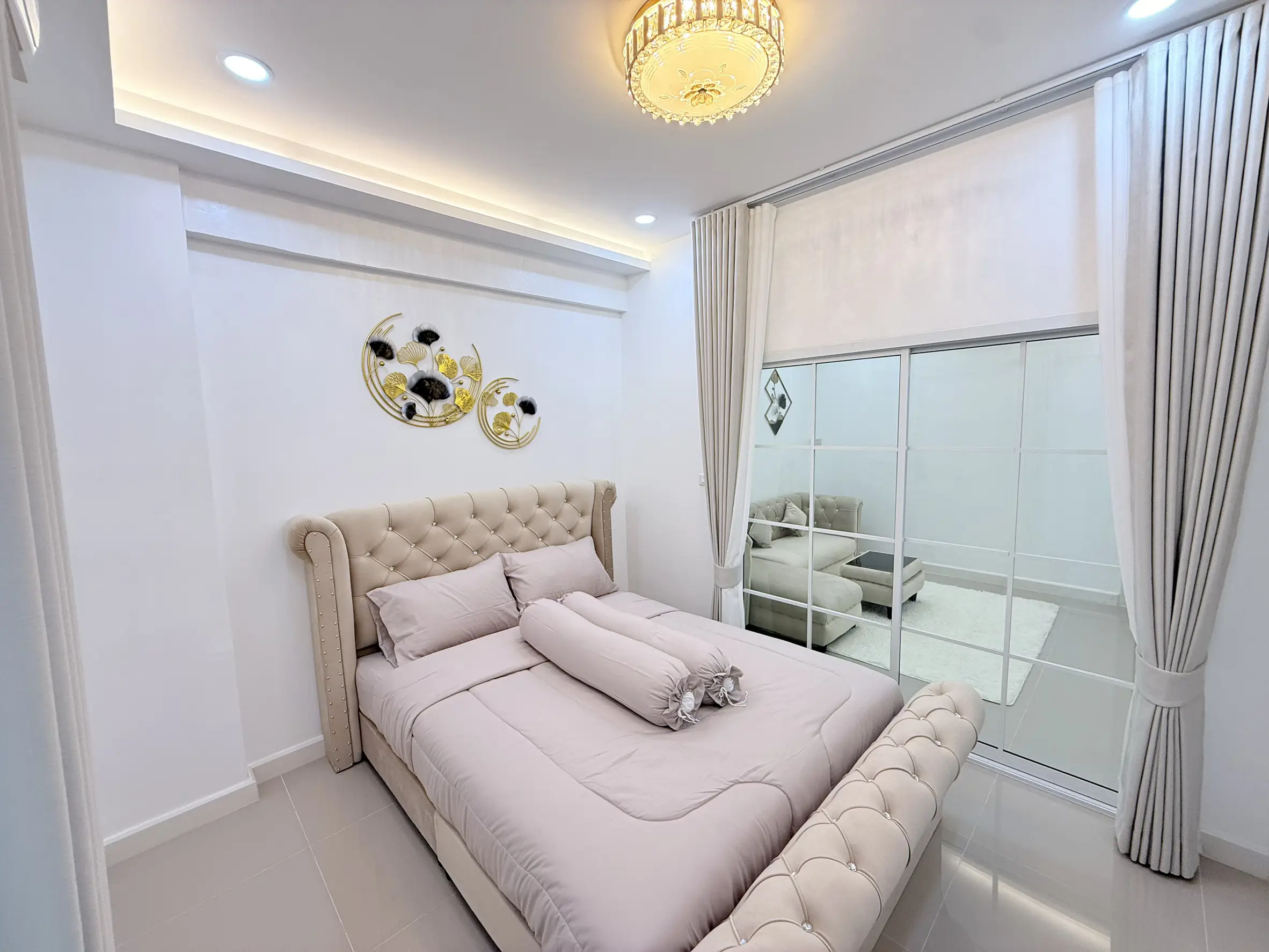 9 Karat condo Studio for sale