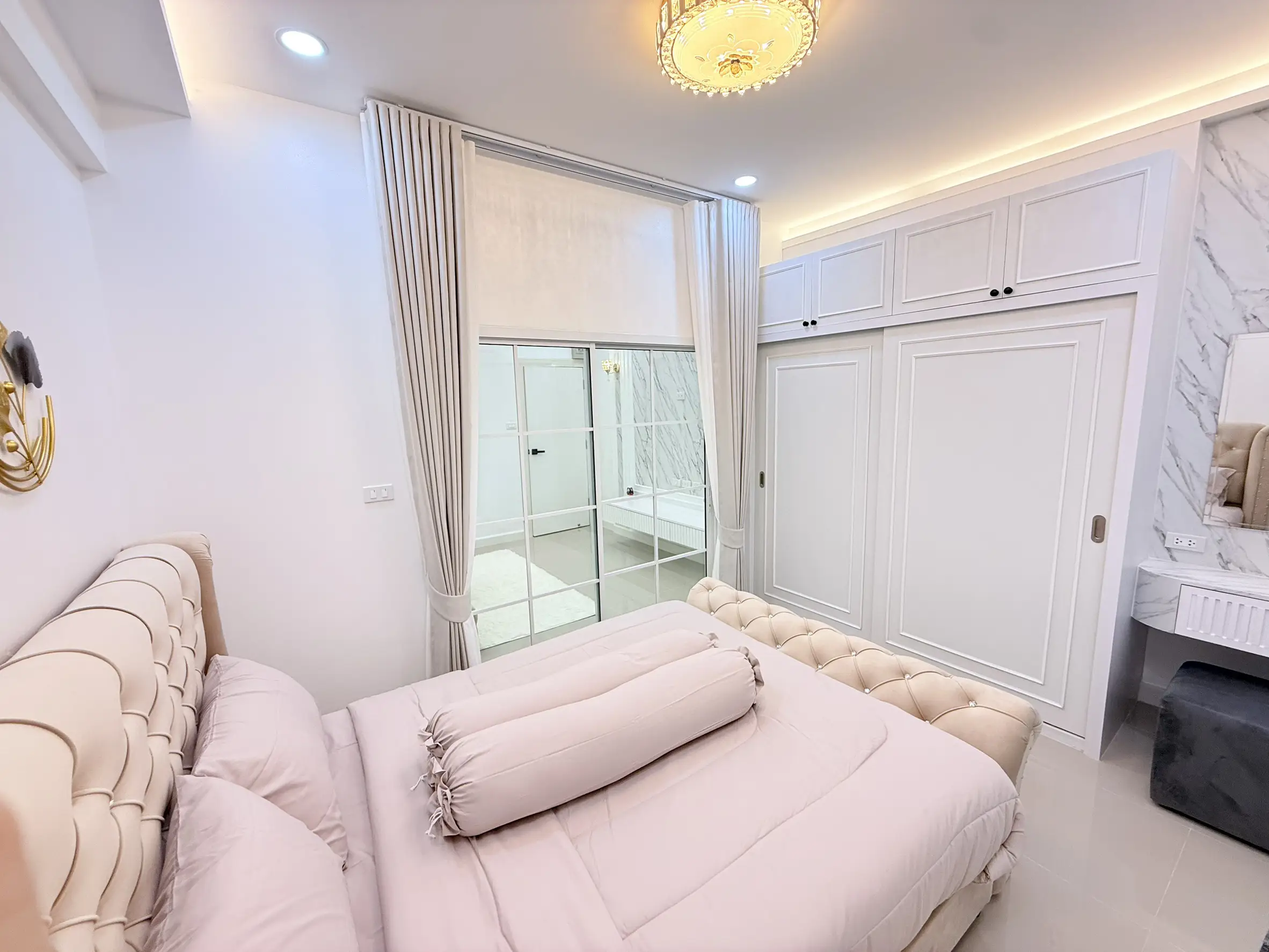 9 Karat condo Studio for sale