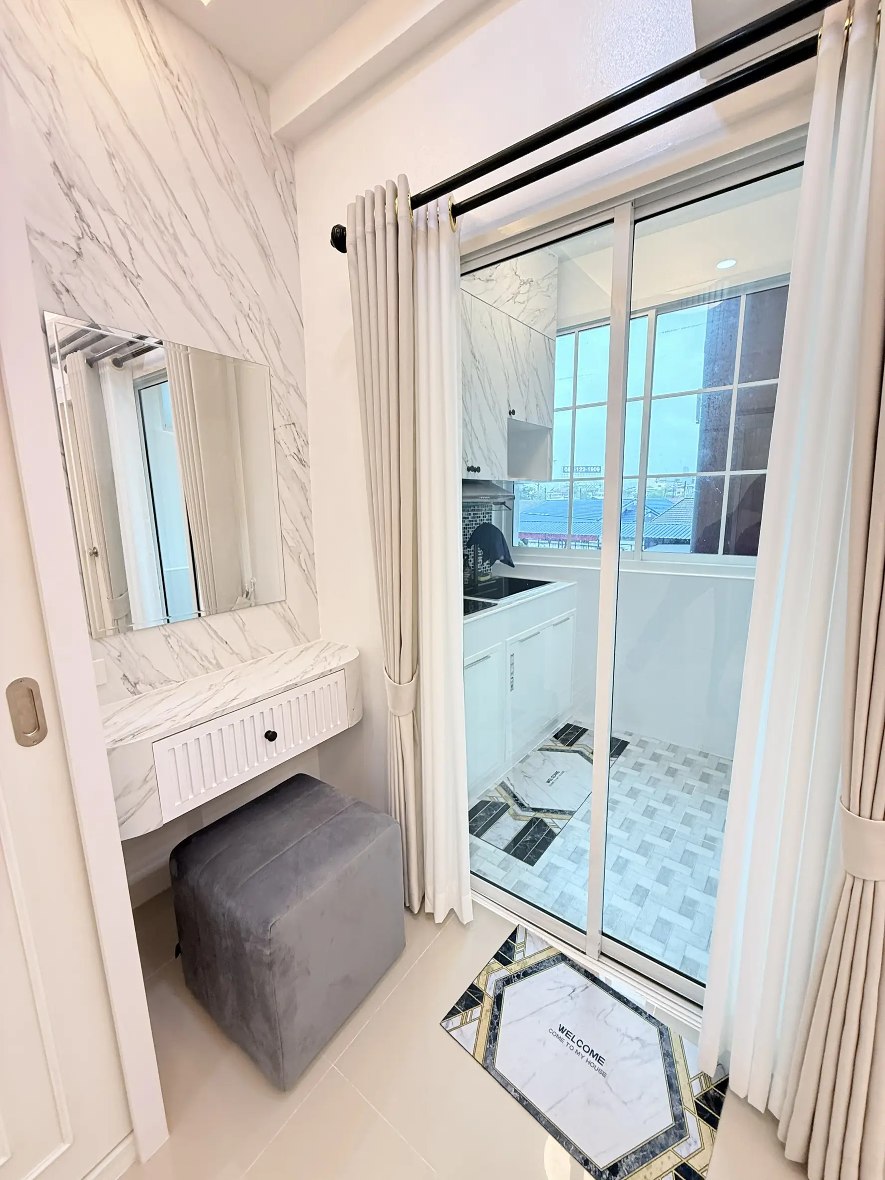 9 Karat condo Studio for sale