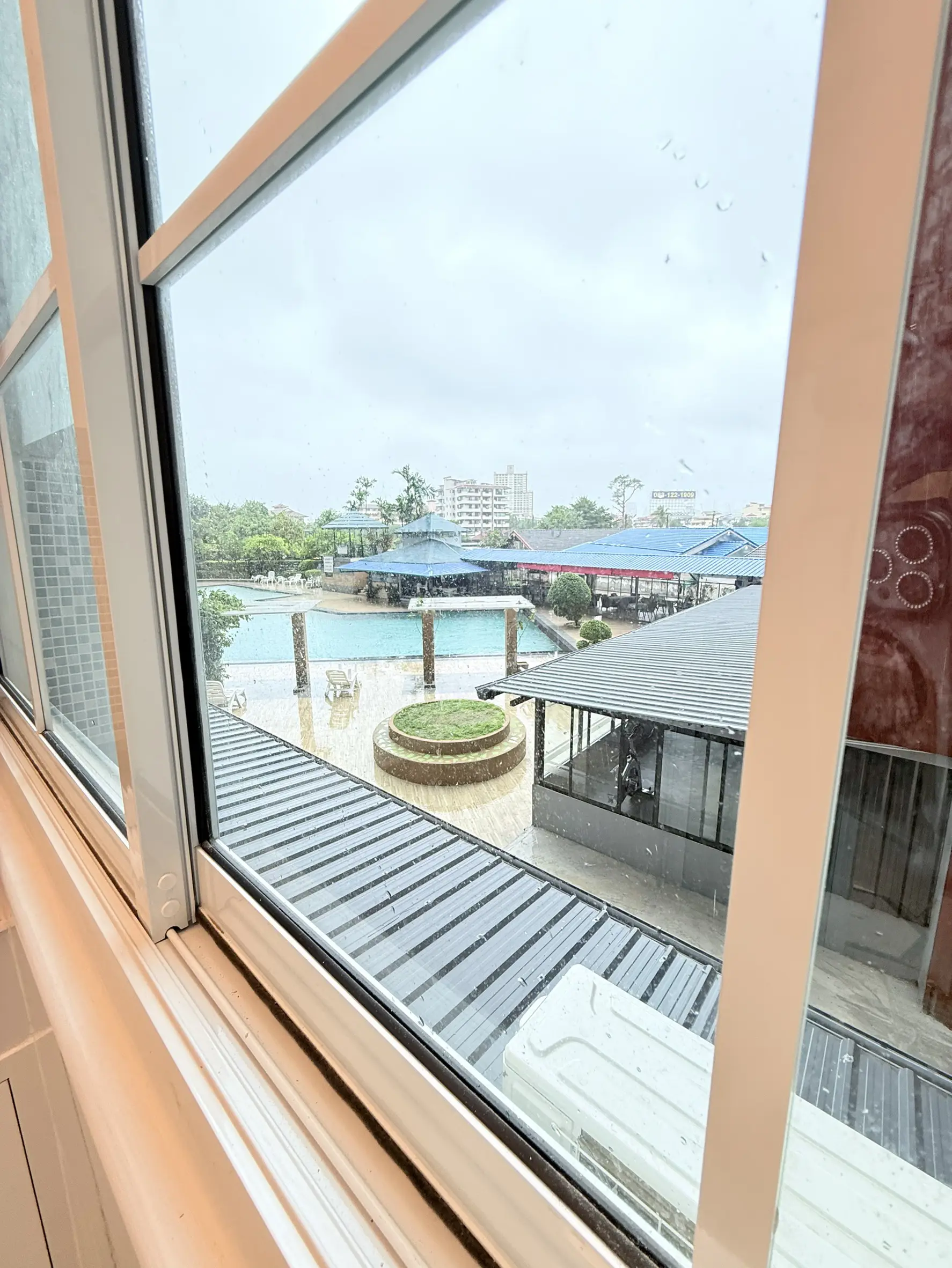 9 Karat condo Studio for sale