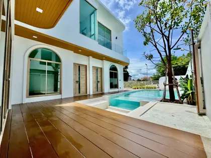 Pool villa located on Jomtien 2nd Road.5 Bedroom for sale