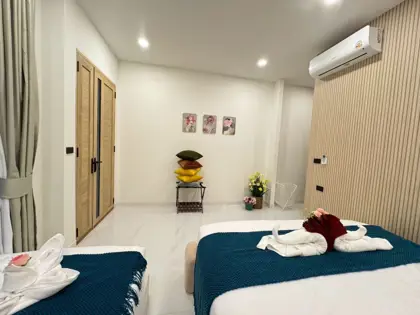 Pool villa located on Jomtien 2nd Road.5 Bedroom for sale