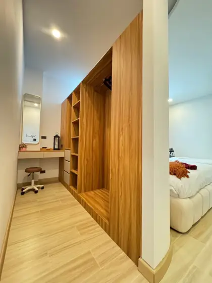 Pool villa located on Jomtien 2nd Road.5 Bedroom for sale