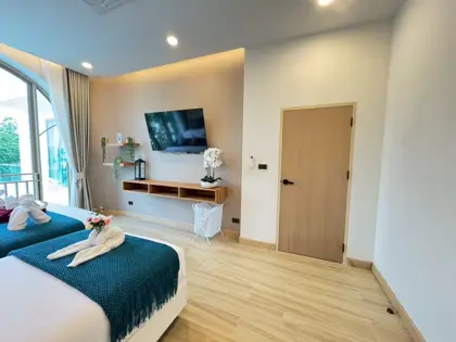 Pool villa located on Jomtien 2nd Road.5 Bedroom for sale