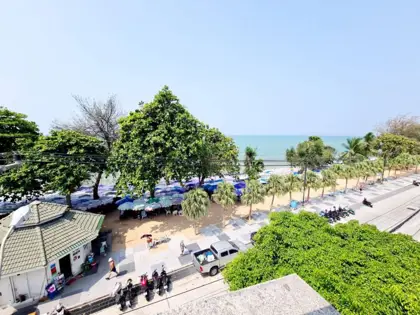 House with 7 bedrooms at Dongtan Beach-beachfront! 