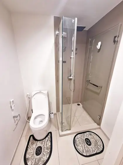 Unixx South Pattaya 1 Bedroom Great view, cool breeze, comfortable living Condo in a great location, easy access, near tourist attractions, restaurants, and shopping malls Fully equipped with amenities: Swimming pool Fitness center