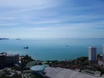 Amari -Sky Residence Pratumnak 3  bedrooms & 3 bathrooms Panoramic views from every room over Pattaya Bay, Jomtien, and Koh Larn  Expansive private roof terrace + 2 balconies  with an electric canopy sunshade 