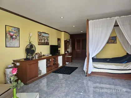 View Talay 2 1 bed condo for rent  550 meters close to Jomtien Beach overlooking a 180-degree sea view. Many shopping centers, Thai and international restaurants