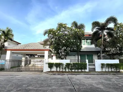 3 bed Pool Villa SeaBreeze Villa Pattaya - Ready for Sale!  Beachfront Village – Sukhumvit Road Pattaya   Fully renovated pool villa, fully furnished and move-in ready!