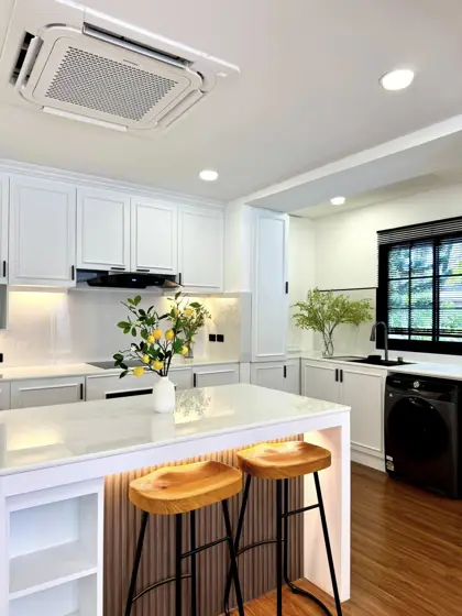 3-storey house  North Pattaya  4 Bedrooms   6 Bathrooms   Land area: 122 sq. wah 488 sqm