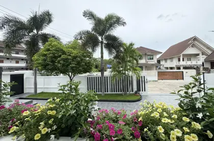 3-storey house  North Pattaya  4 Bedrooms   6 Bathrooms   Land area: 122 sq. wah 488 sqm