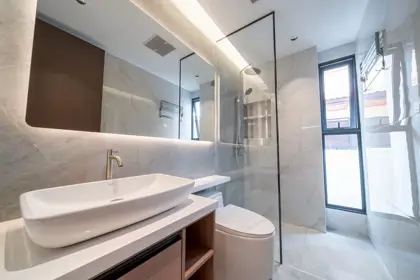Eakmongkol Thepprasit spacious home opposite Supalai Mare Condo  ​ Land Size: 276 sqm  ​ Living Size: 230 sqm  ​ 6 bedrooms 7 bathrooms