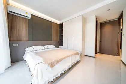 Eakmongkol Thepprasit spacious home opposite Supalai Mare Condo  ​ Land Size: 276 sqm  ​ Living Size: 230 sqm  ​ 6 bedrooms 7 bathrooms