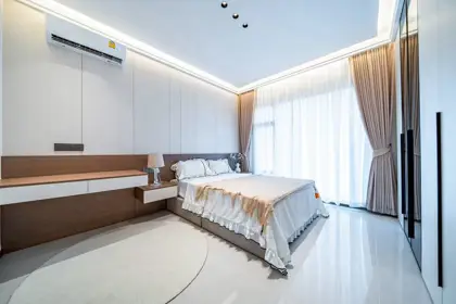 Eakmongkol Thepprasit spacious home opposite Supalai Mare Condo  ​ Land Size: 276 sqm  ​ Living Size: 230 sqm  ​ 6 bedrooms 7 bathrooms