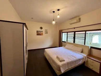 pool villa Jomtien with Bangkok are about 1.5 hour away. has the following facilities: Swimming pool, Gym, Security, Car park, Sauna, Concierge and Hot Tub. 