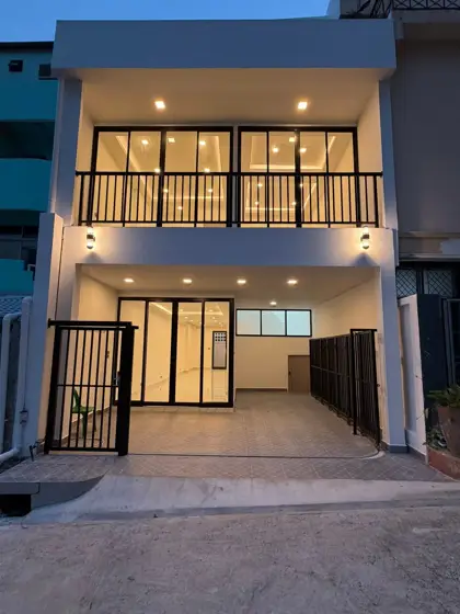 3-storey townhouse, Thapphaya Soi 15, 4 Bed HS327