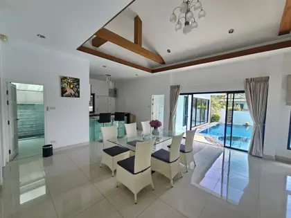 Baan Dusit Pattaya Lake 4 Bedroom for sale