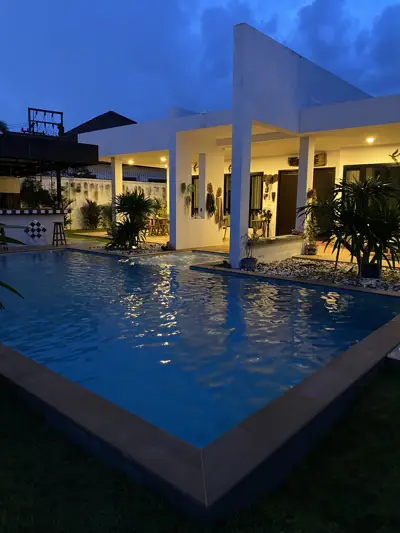 Luxury Villa Near Mabprachan Lake 