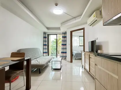 1 Bedroom  Size: 37 sq m  View: Garden View Condo in Pattaya for sale living