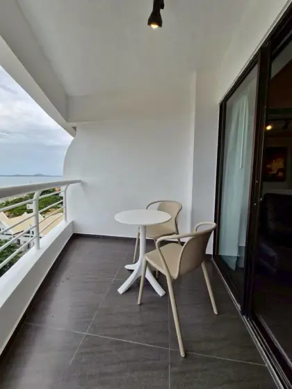 Metro Jomtien Condotel Studio For Rent