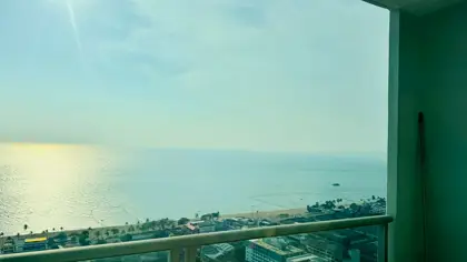 Riviera Jomtien Studio for sale luxury condominium with a  full range of facilities with children's playground, rooftop pool with sunbeds, and a communal gym, allowing commune overlooking sea view. The project is 200 meters close to Jomtien Beach