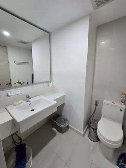  1 bed condo near Jomtien beach at Seven Seas with tropical gardens and a giant lagoon swimming pool steam room etc