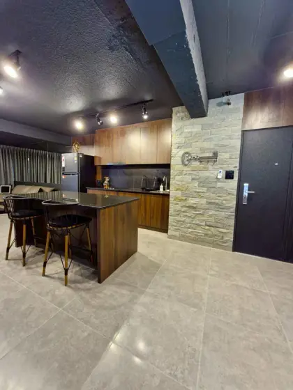 Metro-Jomtien Condotel:  1 bedroom condo located in a prime location next to the Jomtien Beach South for sale