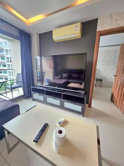 1 bed condo Jomtien for rent with underground parking . Luxurious open-air lobby areas, a fully-equipped gymnasium suite, and a relaxing massage and spa service