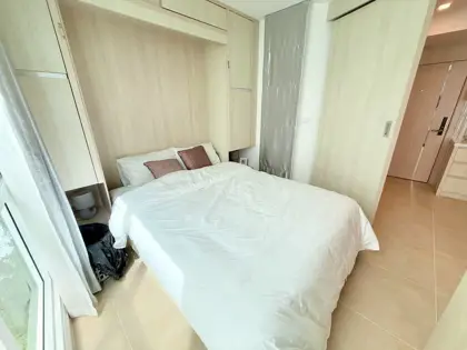 1 bed Condo at Olympus City Garden luxury condominium  in the center of Pattaya, many restaurants , Pattaya Beach, Pratumnak Hill Viewpoint, with fountains, pools,  communal gym