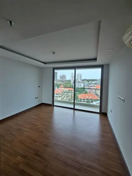 Peak Towers Pratumnak Studio with  two pool areas, a separate covered parking complex, Zen-relaxation zone with full fitness facilities with panoramic ocean views