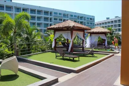 1 bed condo Jomtien for rent with underground parking . Luxurious open-air lobby areas, a fully-equipped gymnasium suite, and a relaxing massage and spa service