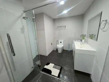  1 bed condo Wongamat with Well Equiped  fitness room on the rooftop that offers great sea and city views.  There are also 2 large communal pools on the ground floor.