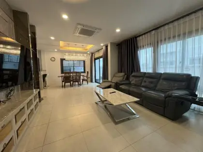 3 bedroom Pool Villa Just a short drive from the village are some of Pattaya’s major attractions, including a vibrant floating market and elephant reserve.