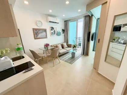 1 bed Condo at Olympus City Garden luxury condominium  in the center of Pattaya, many restaurants , Pattaya Beach, Pratumnak Hill Viewpoint, with fountains, pools,  communal gym
