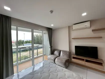 Whale Marina Condo Studio Condo with Yacht Parking  Nestled in Soi Najomtien 8, just 150 meters from Beach, for a refreshing seaside lifestyle every day.