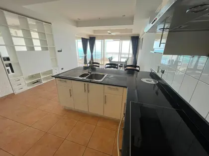 Metro Jomtien – Large Duplex PH for rent