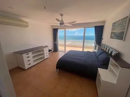 Metro Jomtien – Large Duplex PH for rent