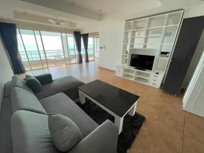Metro Jomtien – Large Duplex PH for rent