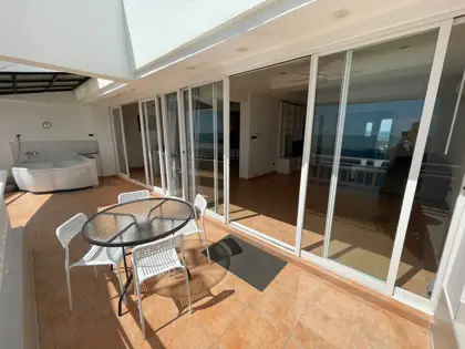 Metro Jomtien – Large Duplex PH for rent
