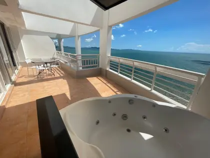 Metro Jomtien – Large Duplex PH for rent