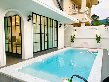 Pool Villa Soi Siam