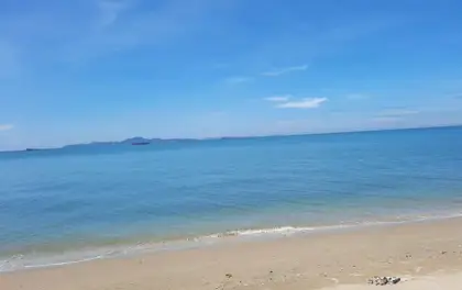 3 bed Duplex sea view beach side condo for sale in central Pattaya