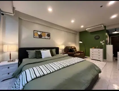 Studio for sale at Rimhaad Condominium at Chonburi has the following facilities: Swimming pool, Gym, Security, Car park and Concierge.