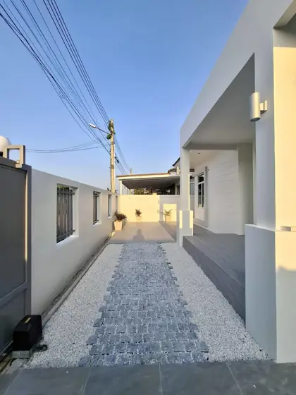 Maneeya Village, Chaiyaphruek 2 -3 Bedroom for rent
