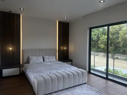 Mabrachan Lake Pool villa 4 Bedrooms – All with private en-suite bathrooms   • 1 Maid’s Room   • 6 Bathroom