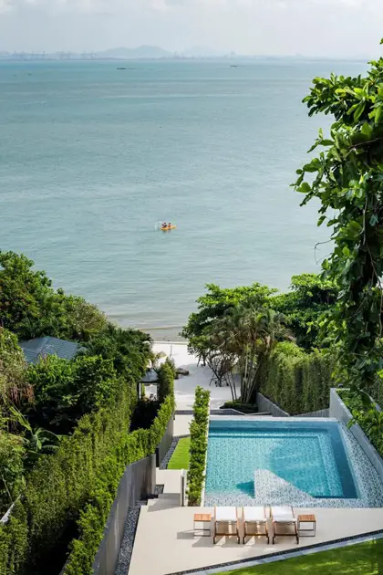2 bed condo Situated in the prime location of Wong Amat Beach, the new beachfront condominium with an Infinity Sky Pool to feel part of the ocean .A Fitness Centre with a amazing views