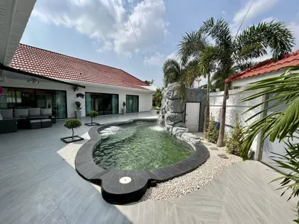 Super Modern pool Villa