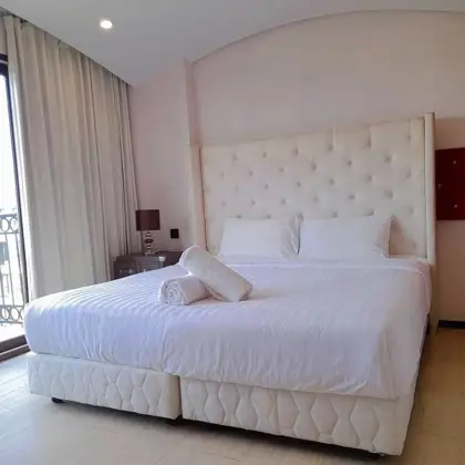 Venetian Condo 2 Bedroom For rent